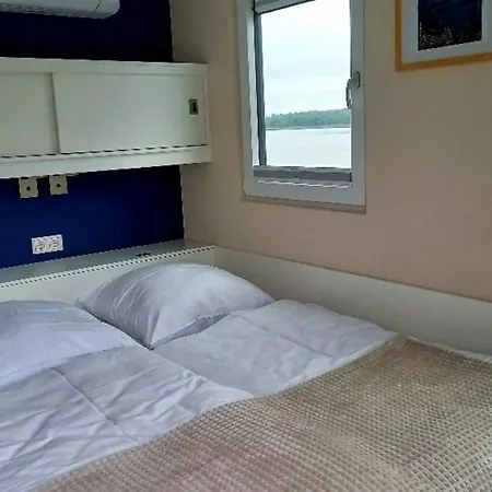 ספינת מלון Hausboot Milan - Lp9 *